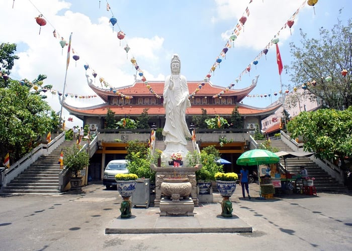 Chùa Vĩnh Nghiêm – Nơi linh thiêng, bình yên ở Sài Gòn