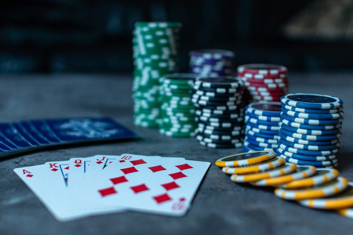 Đánh bại tỷ lệ cược: Tiết lộ những ván bài Poker hiếm nhất và mạnh nhất - The Evesham Observer