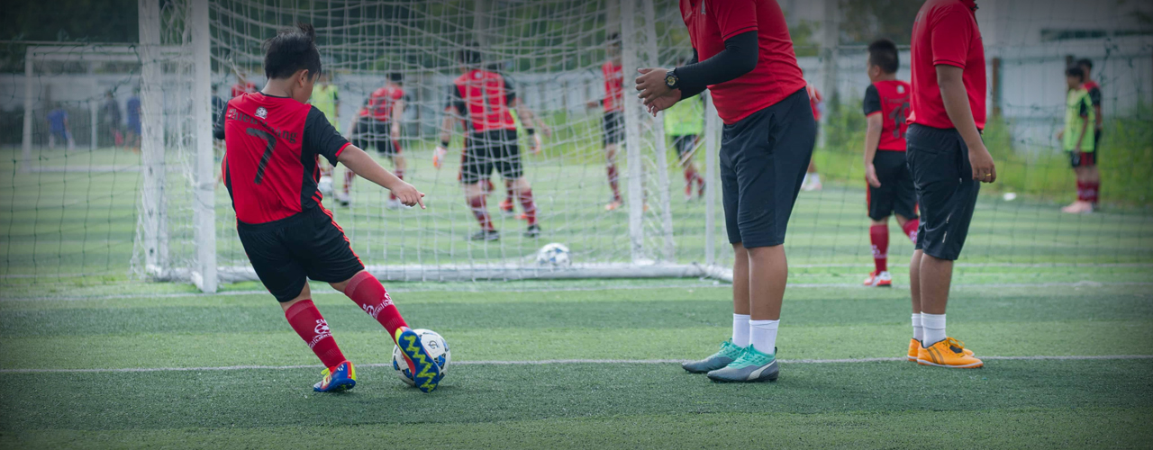 Chi tiết 10 kỹ thuật bóng đá cơ bản "BẠN PHẢI CÓ" | YouSport