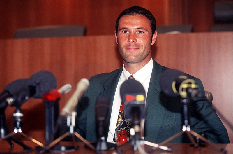 Phán quyết Bosman thay đổi quy luật vận hành của bóng đá